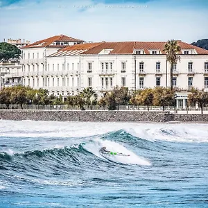 **** Hotel Grand Des Sablettes Plage, Curio Collection By Hilton France