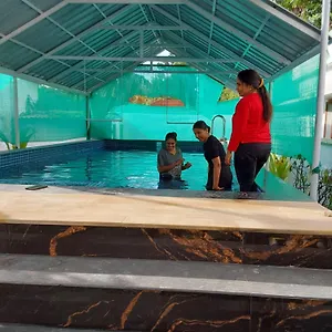 Johnson's With Pool & Ecohouseboat Gasthof Alappuzha