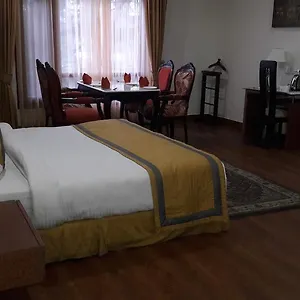 *** Hotel Southgate India