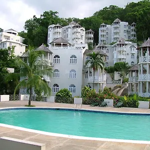 *** Hotel Skycastles Jamaica